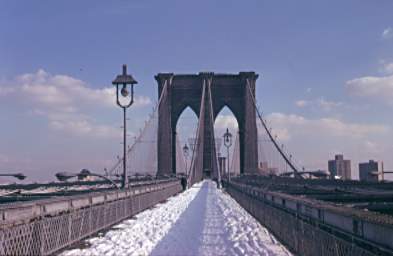 [Walking across the Brooklyn Bridge in winter]
